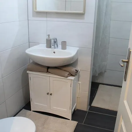 아파트 In Ausgebauter Scheune Mit Ostseenaehe Zarnekow